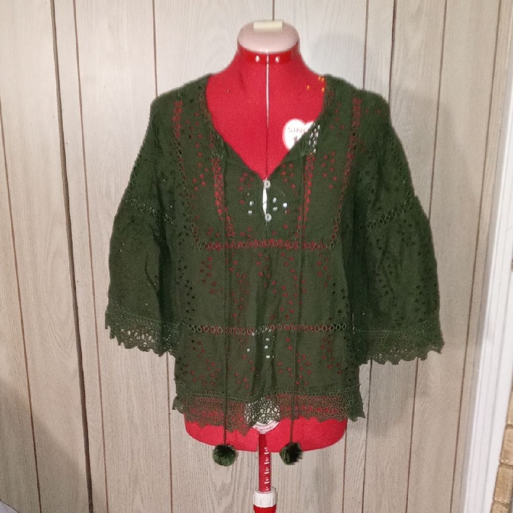 Chic Forest Green Lace Blouse